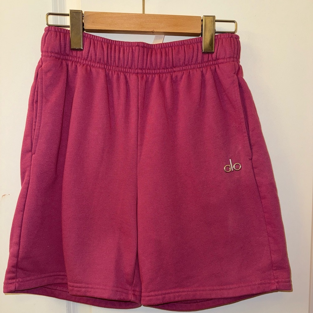 ALO ACCOLADE SHORTS - PINK